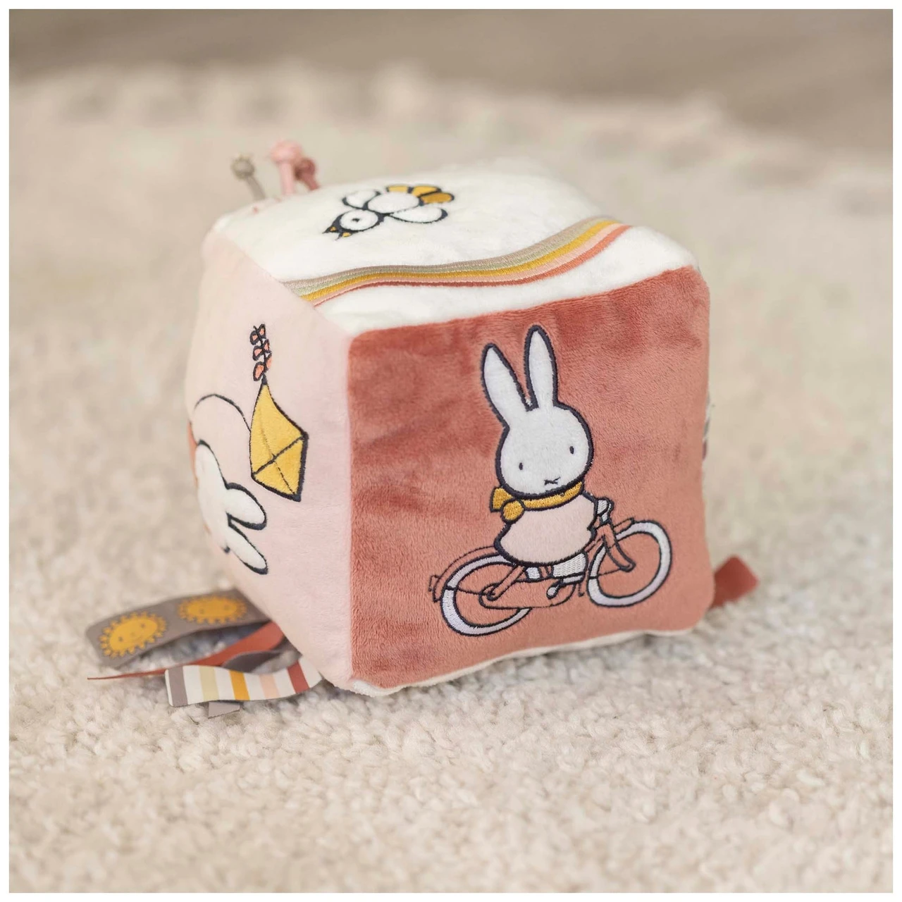 Nijntje Kubus Fluffy Pink 6 Nijntje Kubus Fluffy Pink - Afbeelding 6