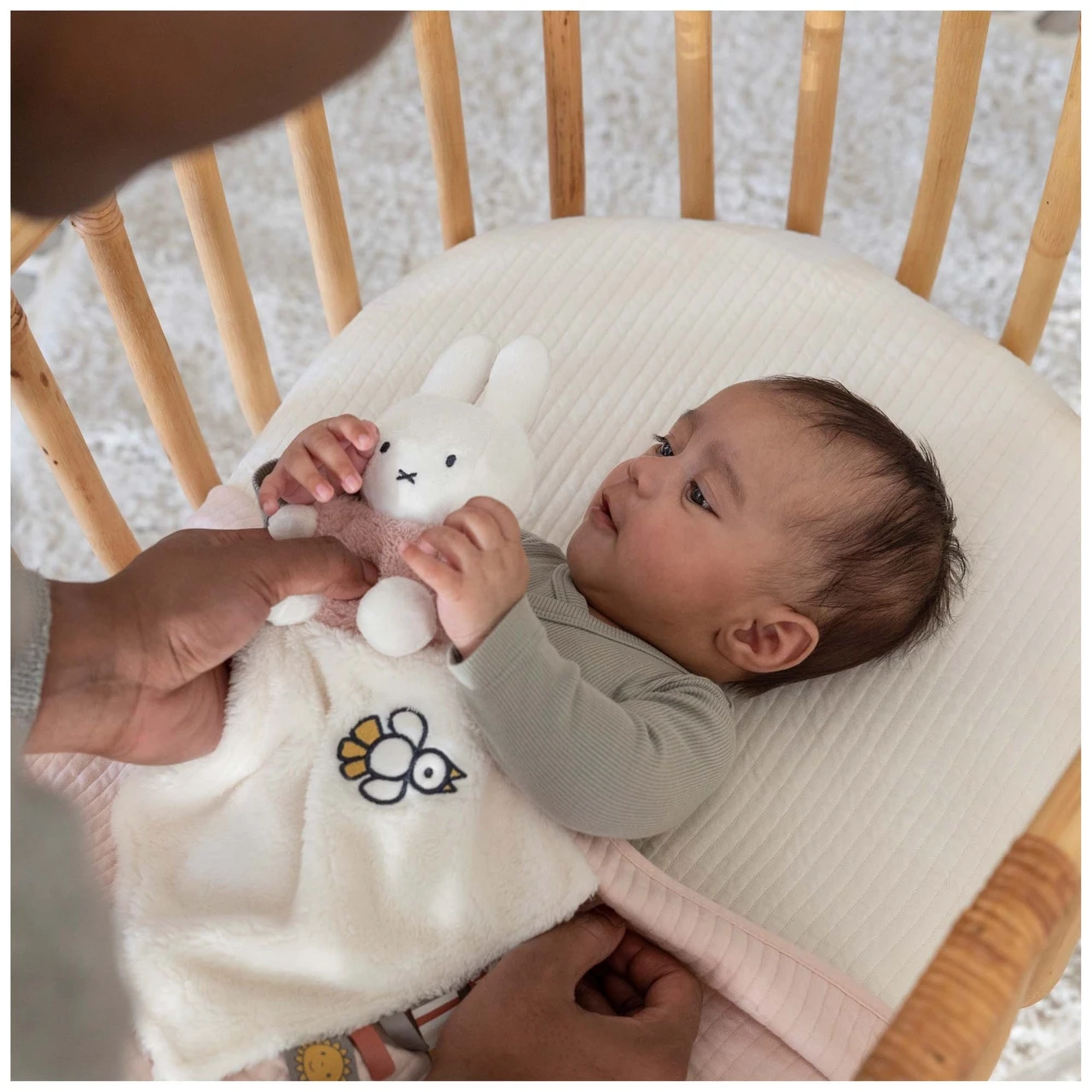 Nijntje Knuffeldoekje Fluffy Pink Pink 4 Nijntje Knuffeldoekje Fluffy Pink Pink - Afbeelding 4